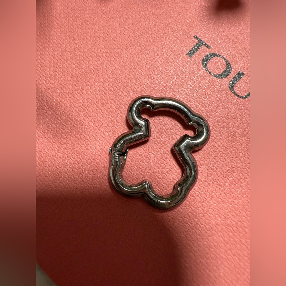 Firm price ) Tous Metallic Bear Outline hold sterling silver 925